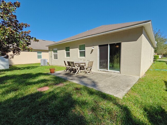 Building Photo - Charming & Modern 3-Bedroom Home with Bright Open Layout!