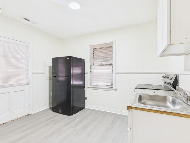 Building Photo - 26 Spring St