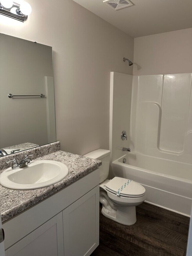 Building Photo - Pre-Leasing Now | Beautiful 4 Bedroom, 2 Bath Home Offering Space & Comfort in Kilpatrick Landing