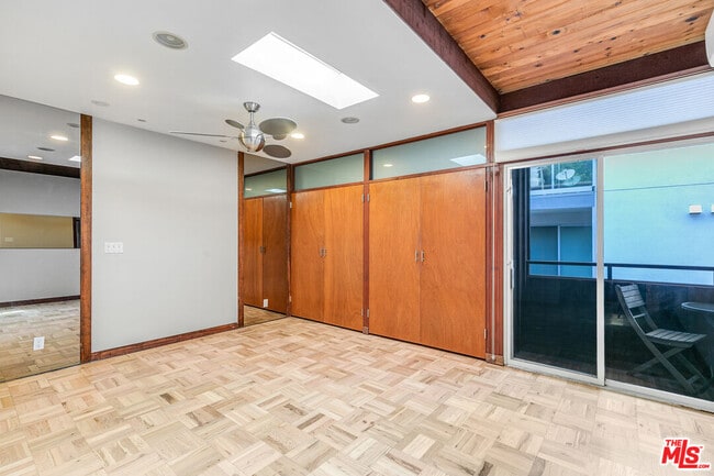 Building Photo - 11616 Chenault St