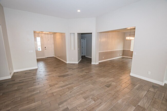 Building Photo - Executive home in The Estates at Holiday! ...