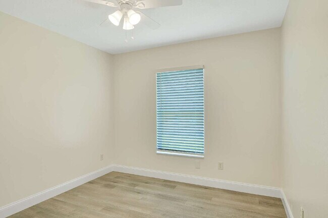 Building Photo - 51 Wellwood Ln