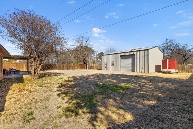 Building Photo - 403 Carolota Ln