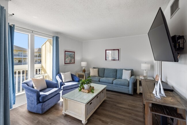 Building Photo - 775 Gulf Shore Dr