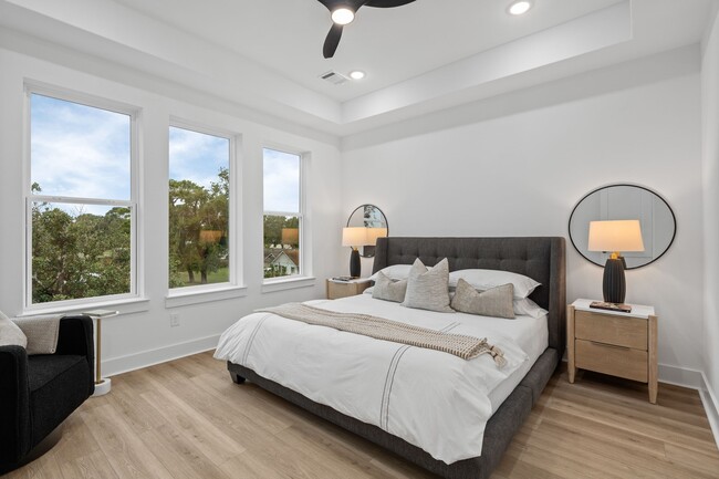 Building Photo - 717 Janisch Rd