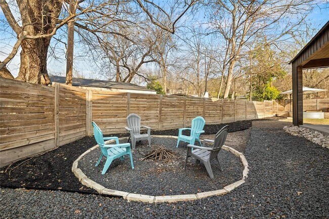 Building Photo - 902 Garden Villa Ct