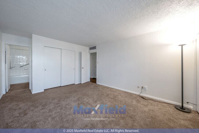 Building Photo - NEWLY REMODELED FLOORING!! Salt Lake City ...