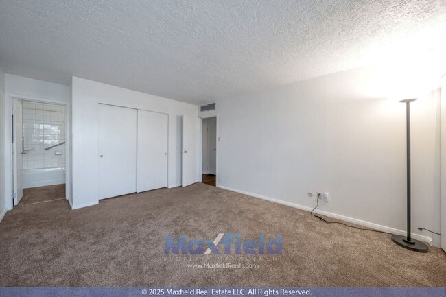 Building Photo - Salt Lake City - Heart of Downtown - 2BD -...