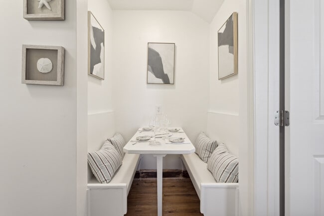 Building Photo - Shipyard Shores