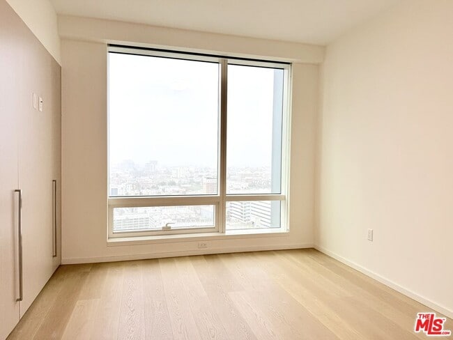 Building Photo - 877 Francisco St