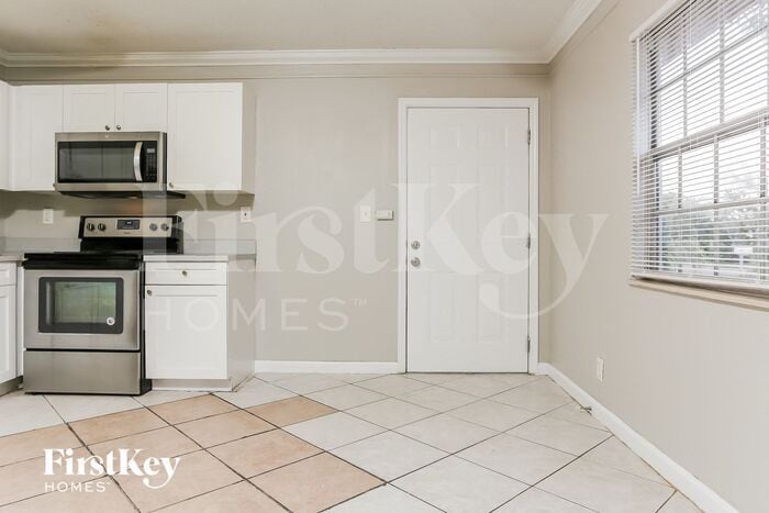 Building Photo - 8170 SW 6th Ct