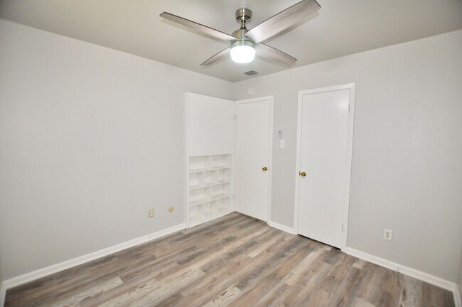 Building Photo - COMING SOON! FOR LEASE! Nice Remodeled - 3...