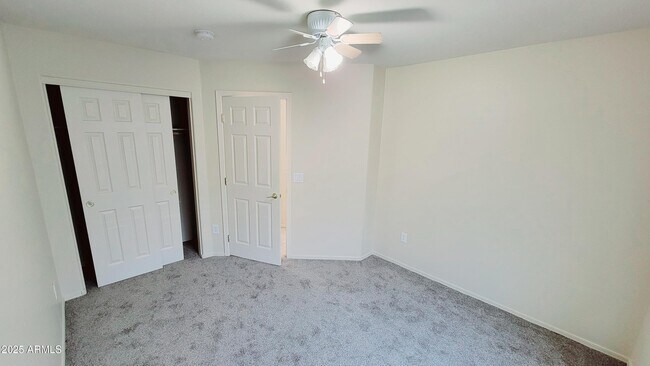 Building Photo - 11253 W Davis Ln