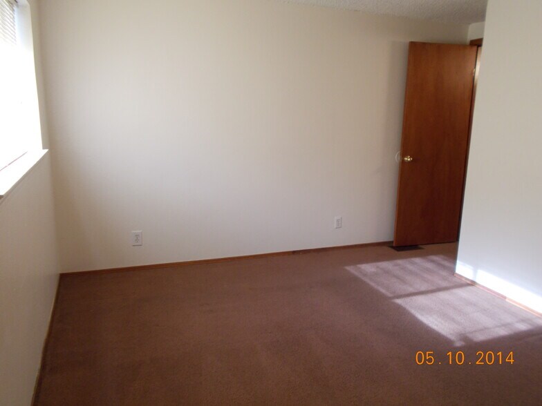 Building Photo - 6236 Pontiac St