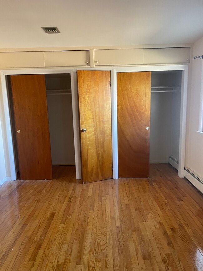 Building Photo - 2027 Reservoir Rd