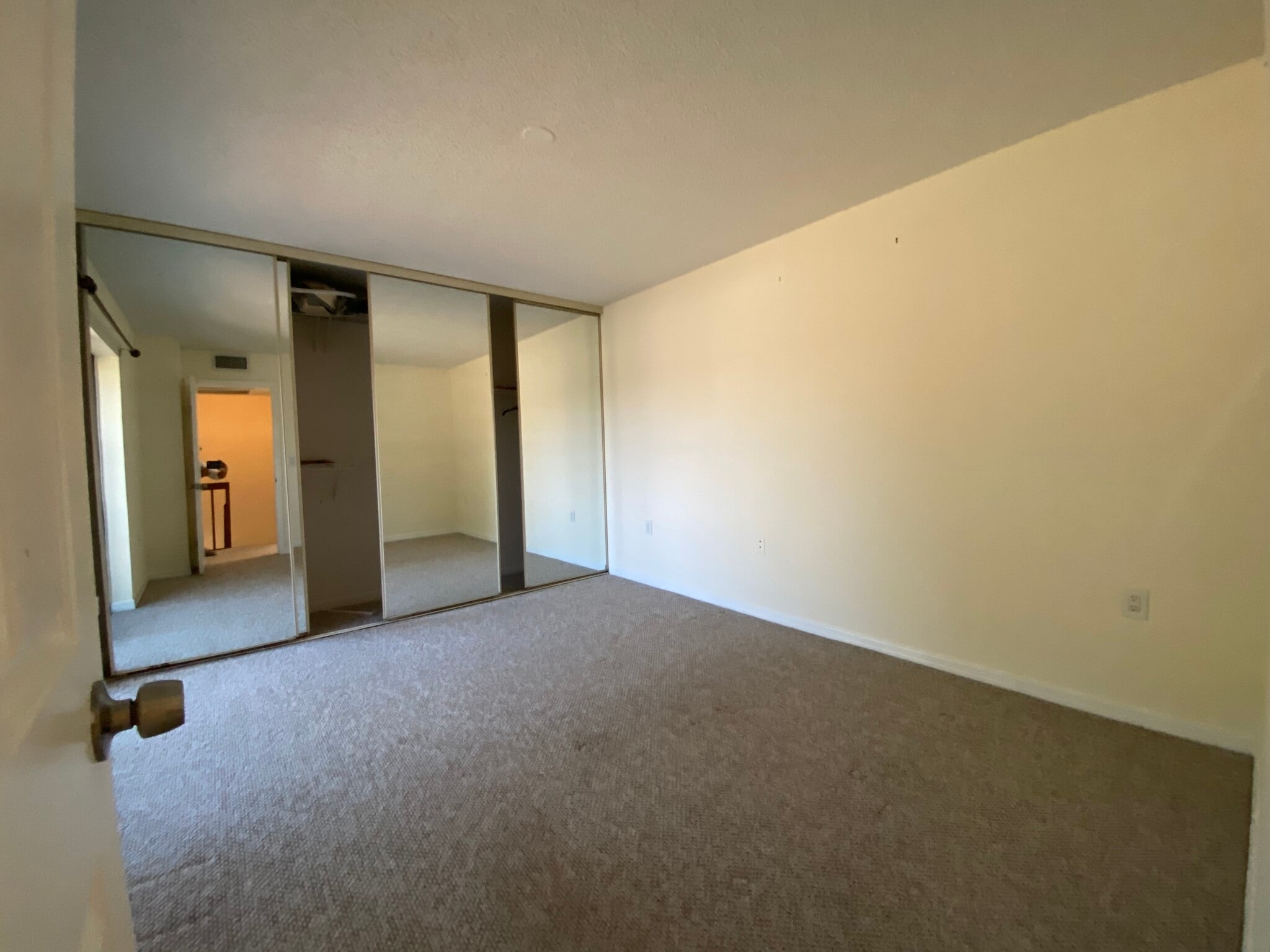 Building Photo - 1116 11th Ln