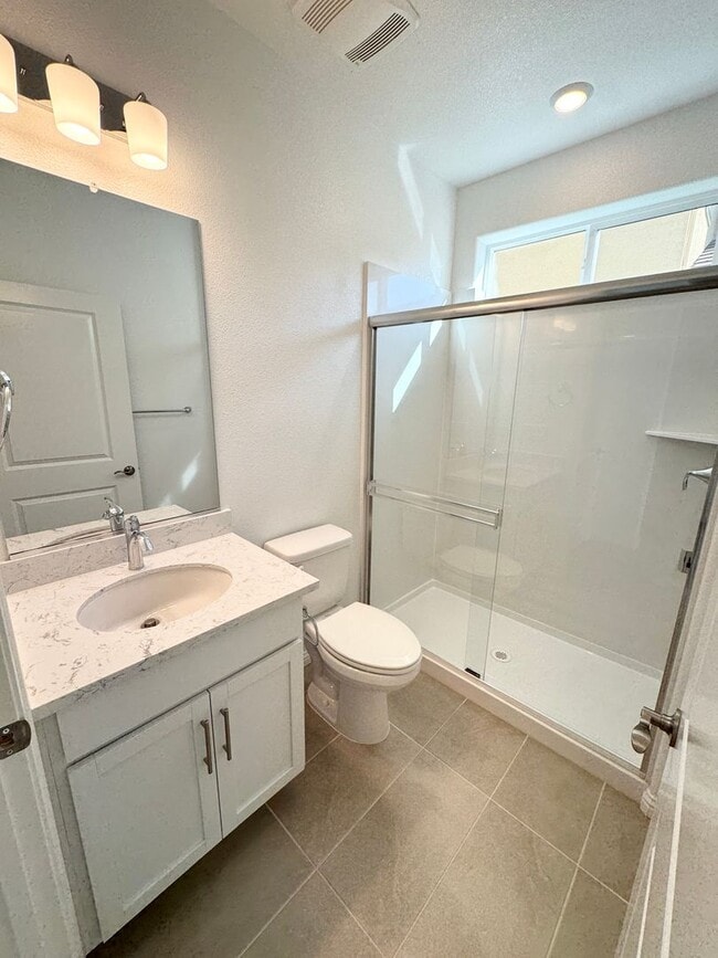 Building Photo - NEWER SOLAR HOME – 4 Bed / 3 Bath + Loft | 2,800 Sq Ft  SEE VIDEO