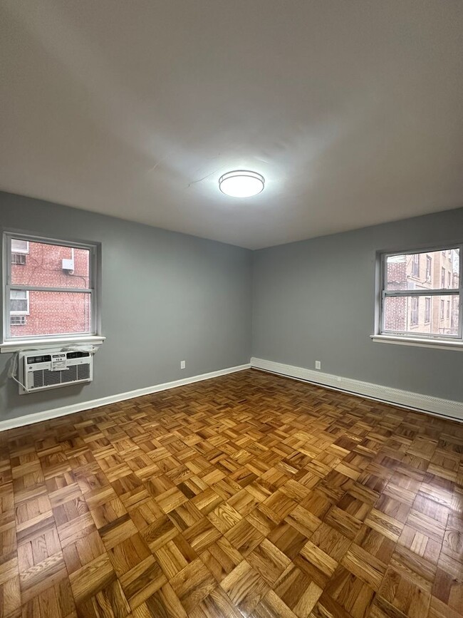 Interior Photo - Oakwood Gardens