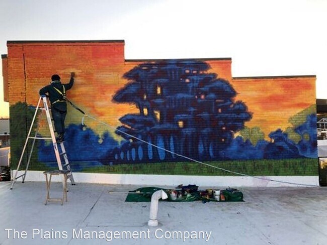 Building Photo - 1313 Hull St