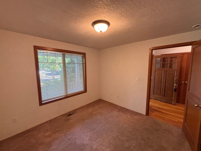 Building Photo - Beautiful 4 bedroom 2 bathroom home coming soon!!