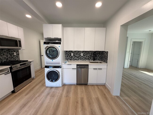 Building Photo - 99 Cedar Hill Ave