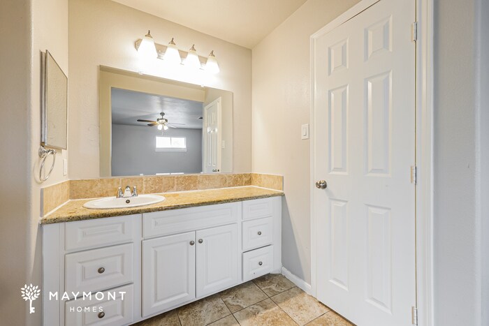 Building Photo - 1910 Windy Peaks Ct