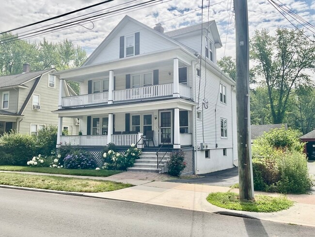 Building Photo - 240 Broad St
