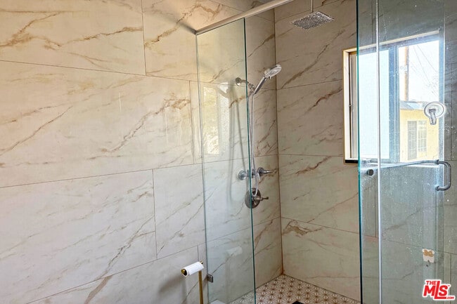 Building Photo - 1245 N Orchard Dr