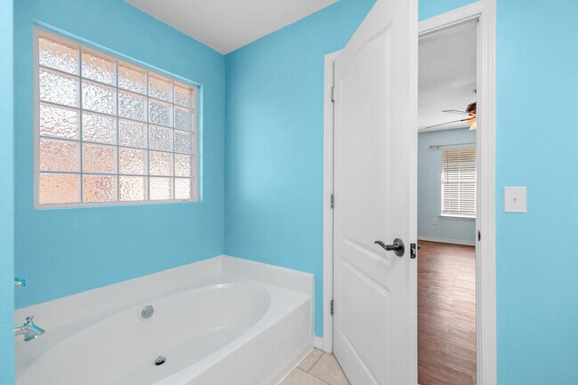 Building Photo - 5920 Ashton Woods Cir