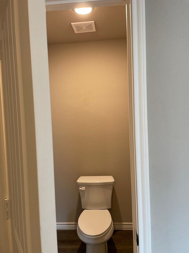 Building Photo - **NO PETS*** | Beautiful Single-Story 4 BR, 2.5 Bath | Covered Patio | Close to Fort Cavazos