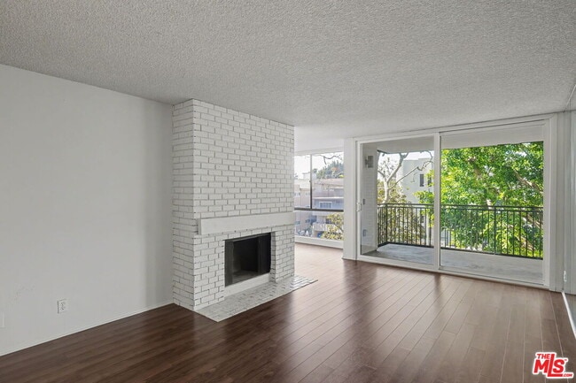 Building Photo - 1340 S Beverly Glen Blvd