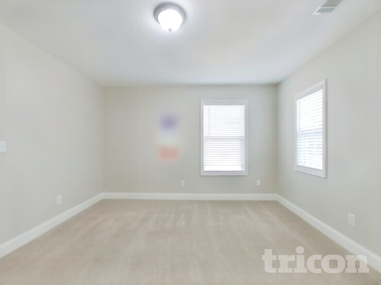 Building Photo - 367 Parkmont Way