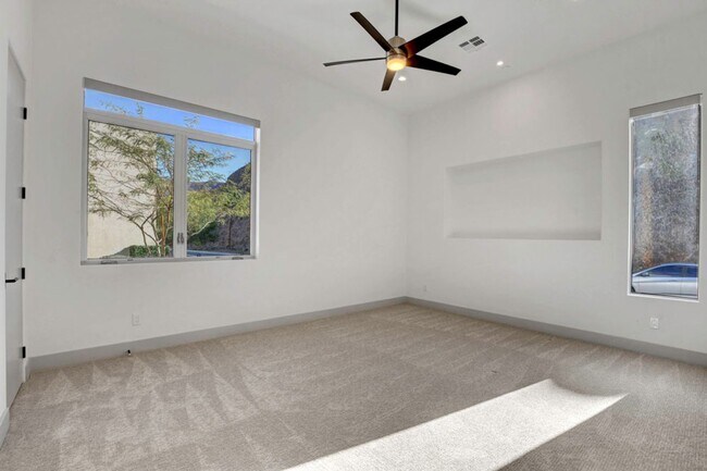 Building Photo - MacDonald Highlands Beauty With Awesome Views