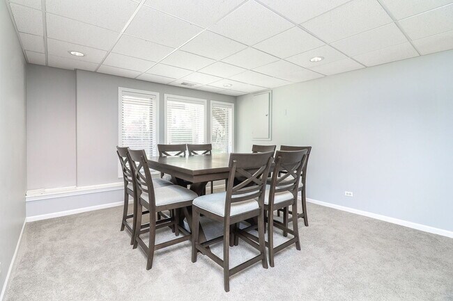 Building Photo - 961 W Spencer Ct