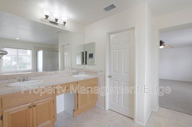 Building Photo - 38265 Birch Ct