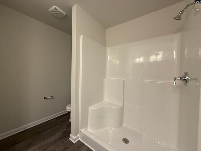 Building Photo - 240 S Lake Dr
