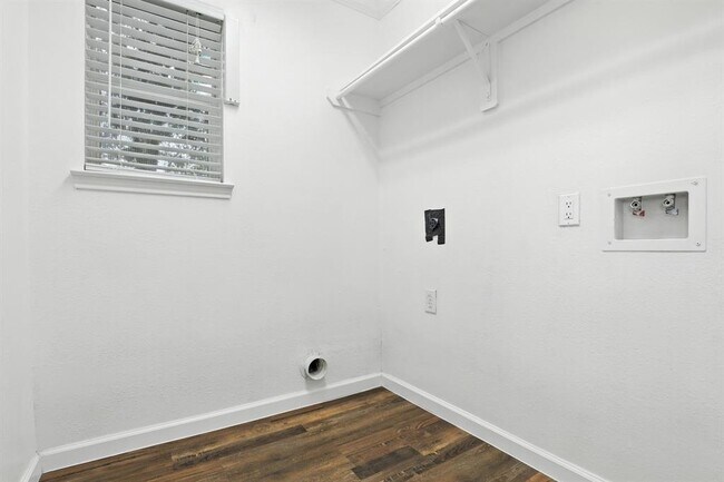 Building Photo - 8002 Blackcherry Ln