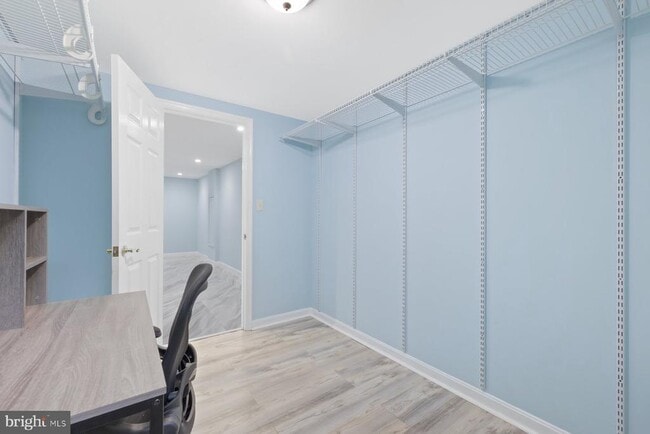 Building Photo - 2913 Collins Ave