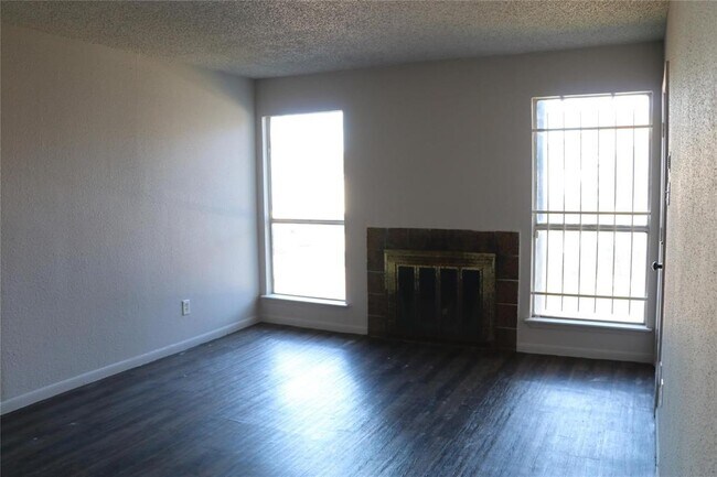 Building Photo - 10001 Westpark Dr