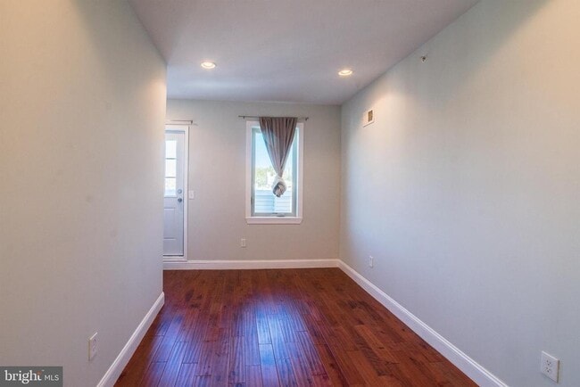 Building Photo - 2340 Greenwich St