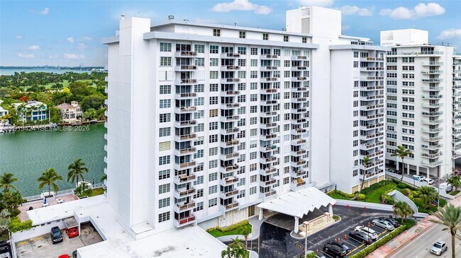 Building Photo - 5700 Collins Ave