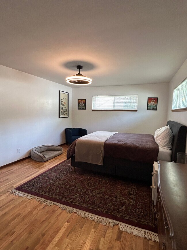 Building Photo - 302 N 37th Ave