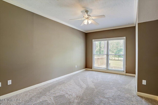 Building Photo - 132 Pine Ridge Cir