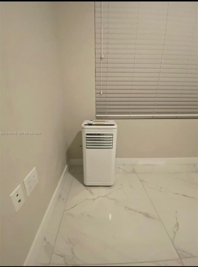 Building Photo - 25701 SW 144th Ave