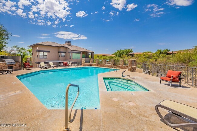 Building Photo - 5855 N Kolb Rd