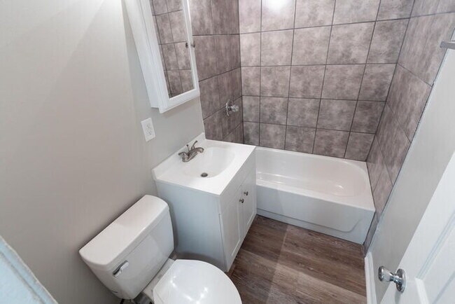 Building Photo - EAST SIDE 2 BEDROOM AVAILABLE NOW!