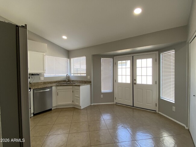 Building Photo - 1055 N Recker Rd