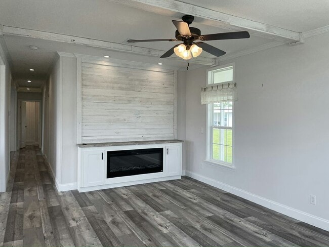 Building Photo - 34851 Silver King Dr