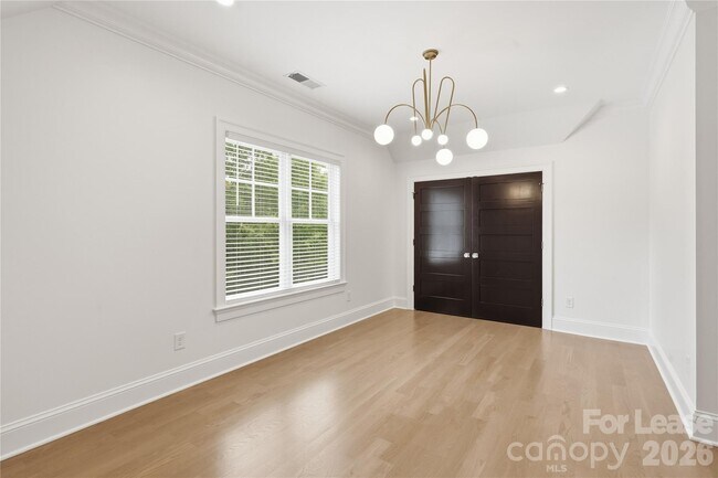 Building Photo - 404 Iverson Way