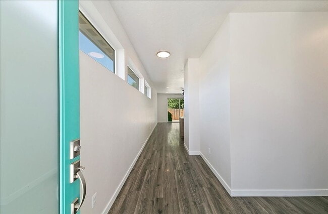 Building Photo - West Boise Bungalow with Modern Upgrades &...